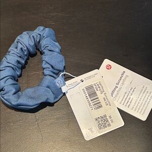 LULULEMON Uplifting Scrunchie - BLUE